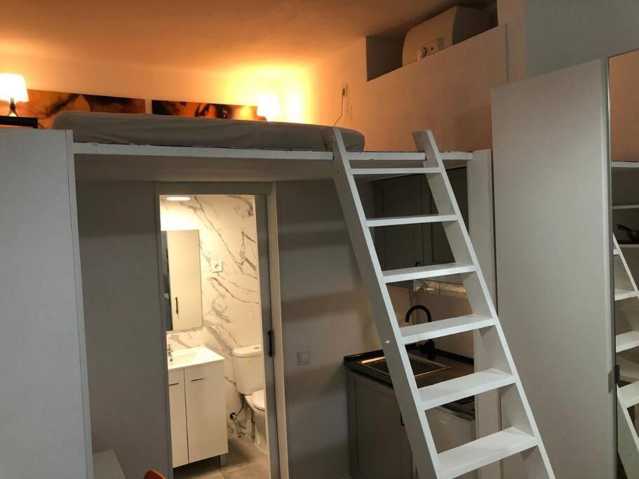 Apartamento Pena De Francia Corrala En El Rastro De Madrid Exterior foto